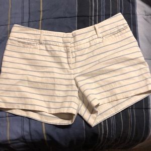 Shorts with stripe detail